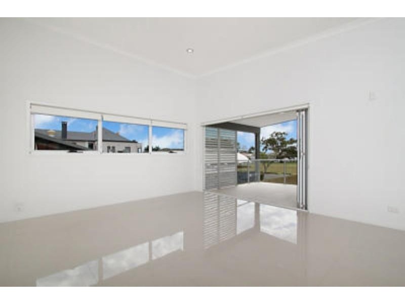 2/15 Fox St, Wynnum QLD 4178