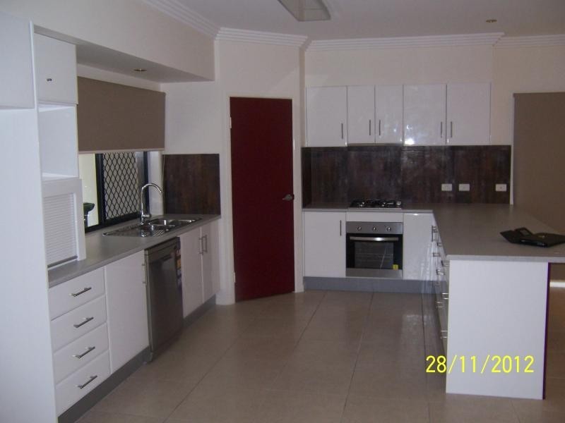 3 Pinelands St, Loganlea QLD 4131