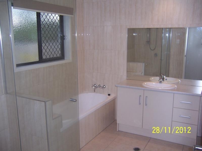 3 Pinelands St, Loganlea QLD 4131