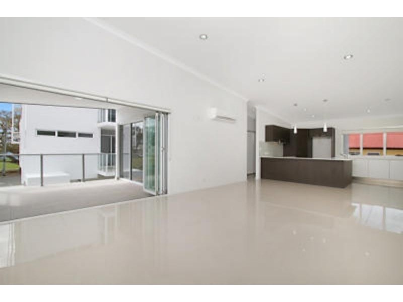 2/15 Fox St, Wynnum QLD 4178