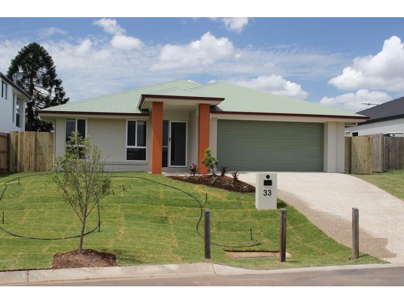 33 Foxwood Cct, Wakerley QLD 4154