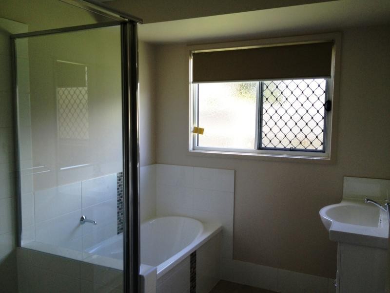 33 Foxwood Cct, Wakerley QLD 4154