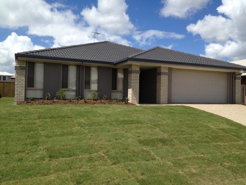34 Foxwood Cct, Wakerley QLD 4154