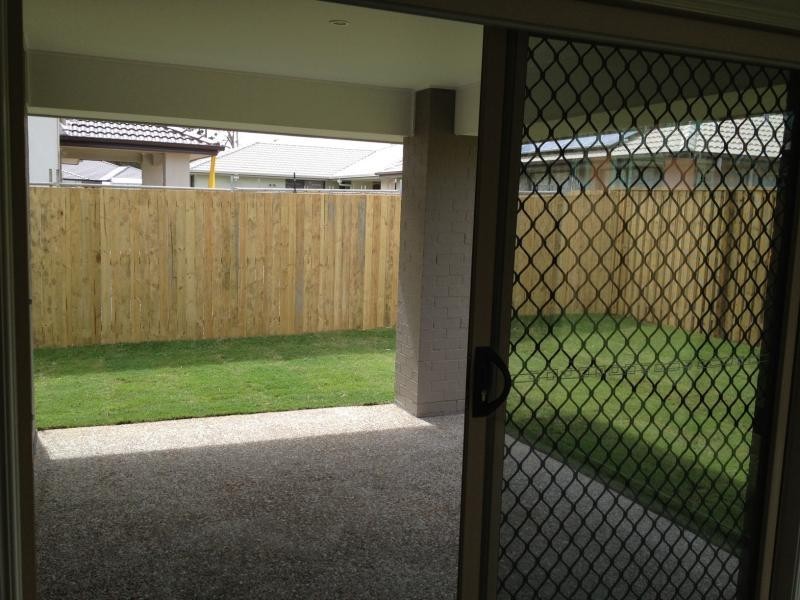 34 Foxwood Cct, Wakerley QLD 4154