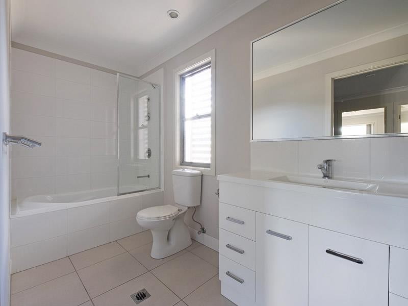 10/50 River Hills Rd, Eagleby QLD 4207