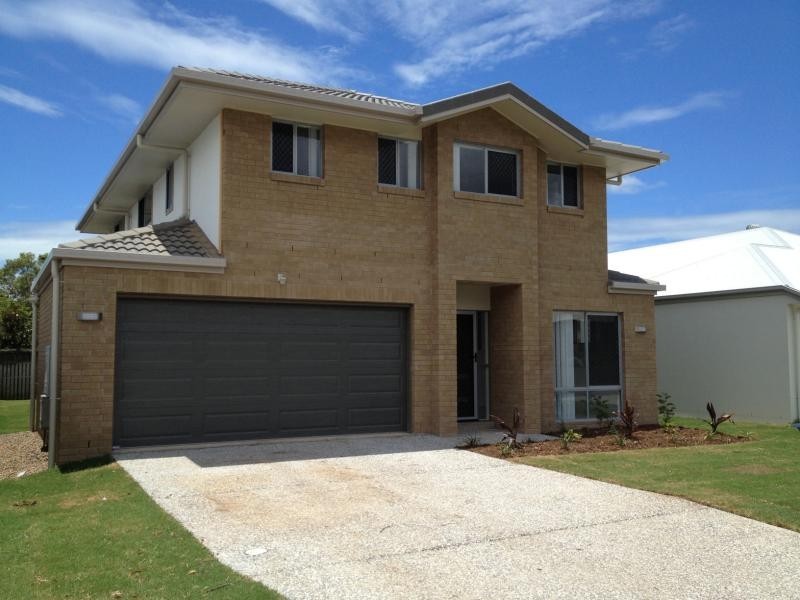 71 Foxwood Cct, Wakerley QLD 4154
