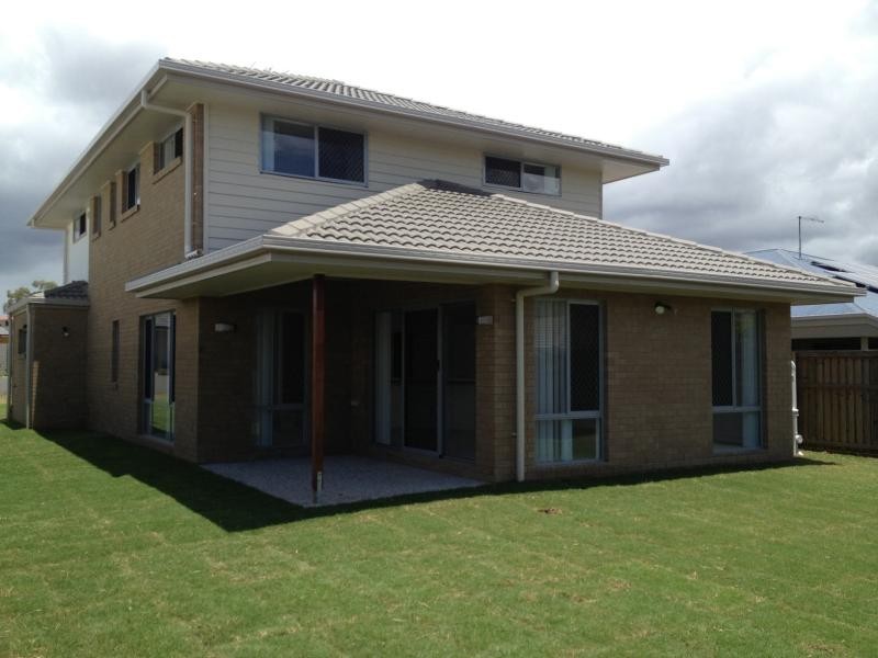 71 Foxwood Cct, Wakerley QLD 4154