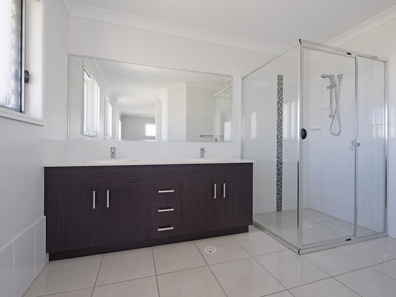 71 Foxwood Cct, Wakerley QLD 4154