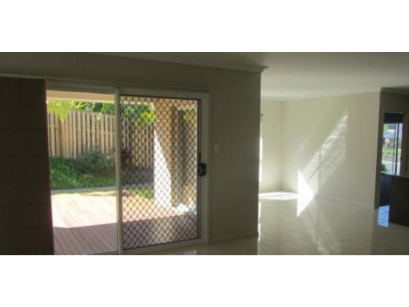 12 Richmond Cres, Waterford QLD 4133