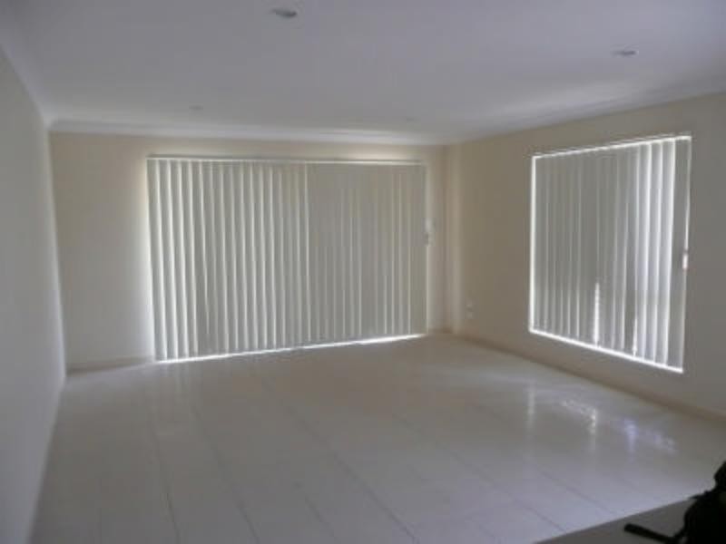 15b Niccy Rd, Coomera QLD 4209