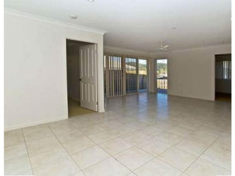 2/279 River Hills Rd, Eagleby QLD 4207