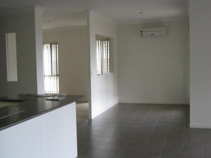31 Mossman  Pde, Waterford QLD 4133