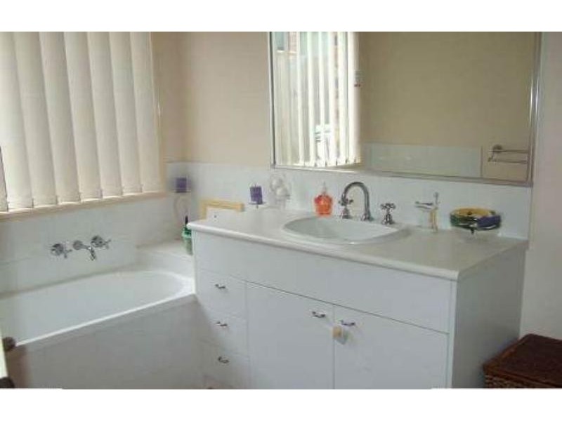 11 Mountain View Cres, Mount Warren Park QLD 4207