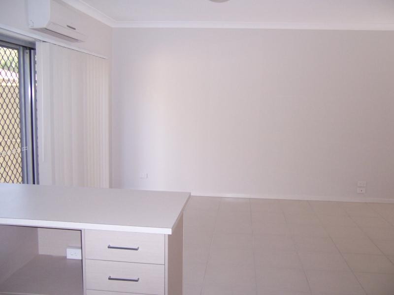 9/50 River Hills Rd, Eagleby QLD 4207