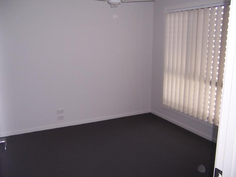 9/50 River Hills Rd, Eagleby QLD 4207