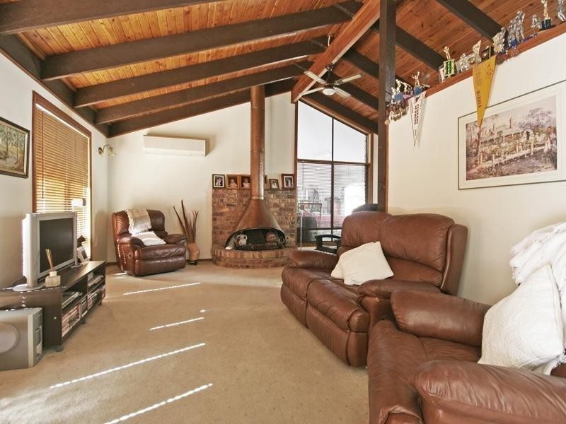 1 Geodorum St, Shailer Park QLD 4128