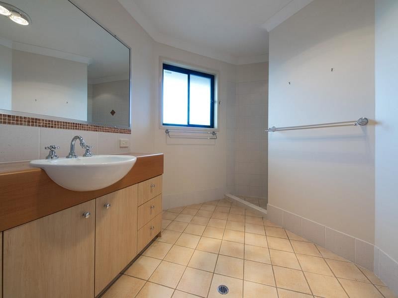 71 Peach St, Greenslopes QLD 4120