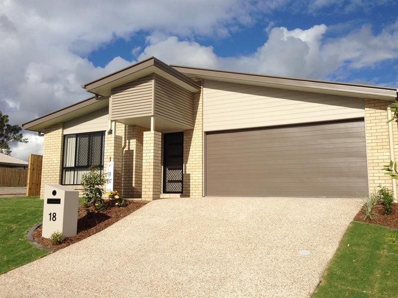 18 Ravensbourne St, Waterford QLD 4133