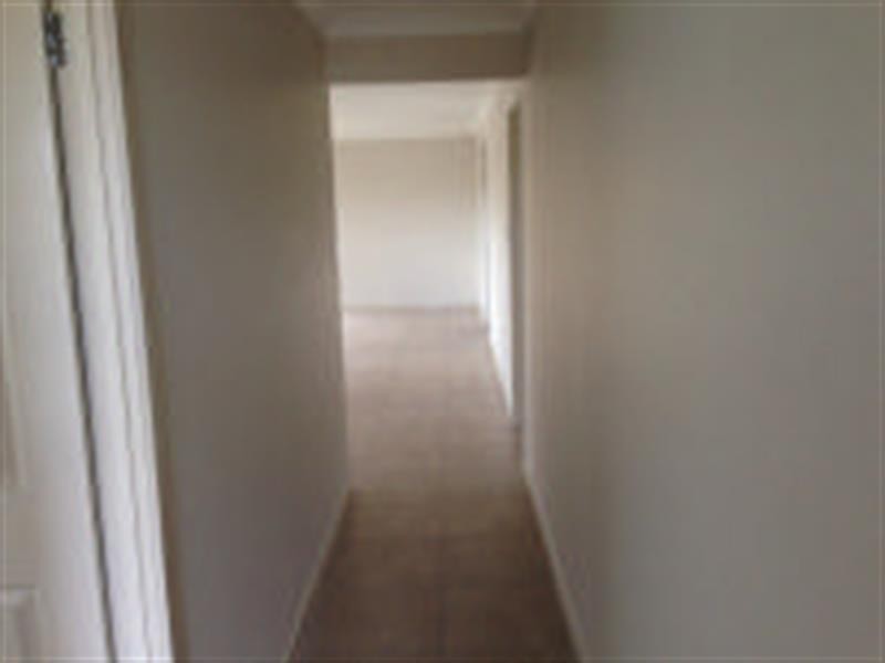 18 Ravensbourne St, Waterford QLD 4133