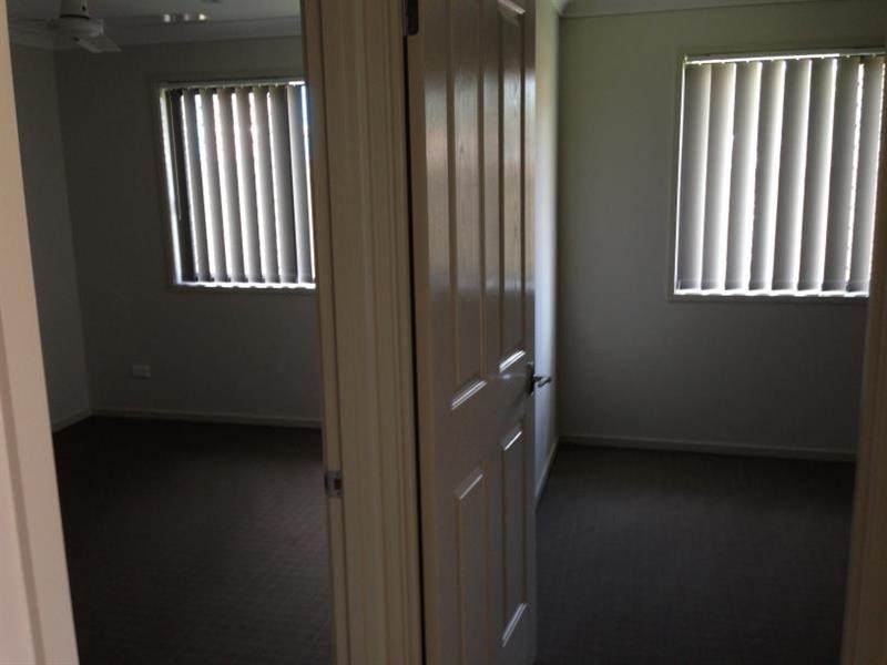 18 Ravensbourne St, Waterford QLD 4133