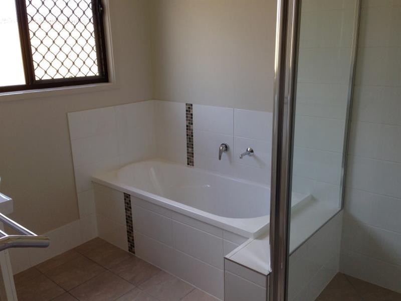 18 Ravensbourne St, Waterford QLD 4133