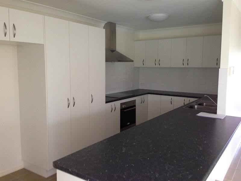 34 Foxwood Cct, Wakerley QLD 4154