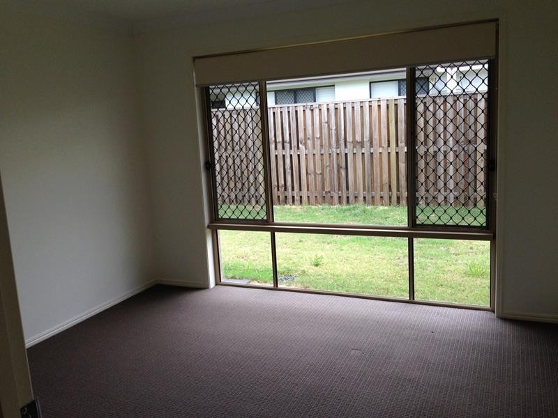 34 Foxwood Cct, Wakerley QLD 4154