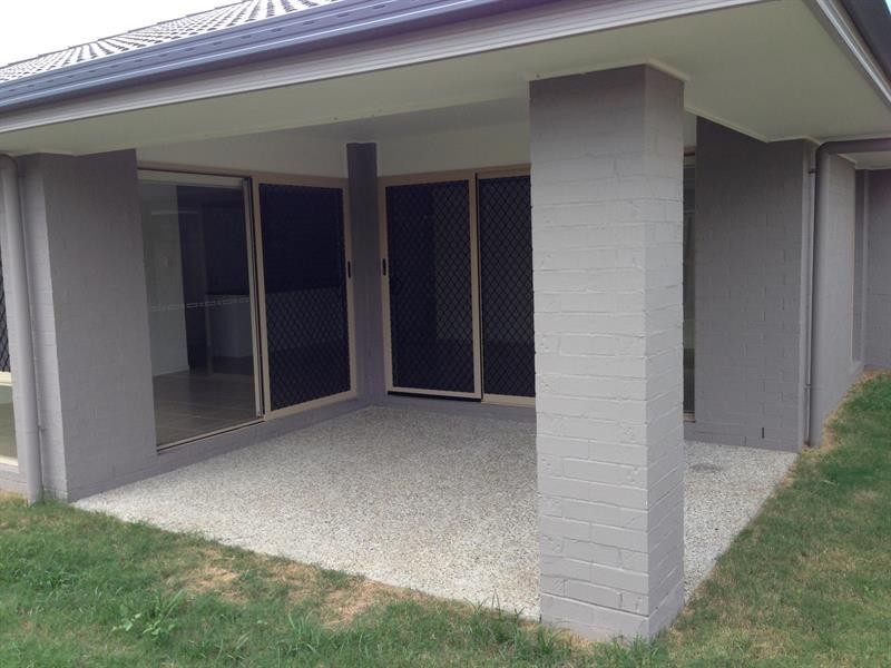 34 Foxwood Cct, Wakerley QLD 4154