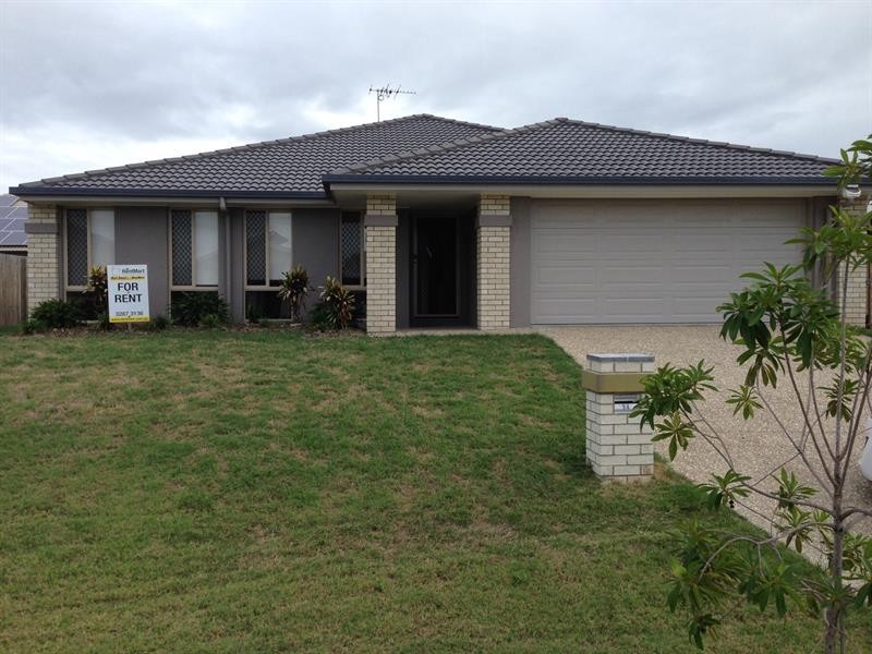 34 Foxwood Cct, Wakerley QLD 4154