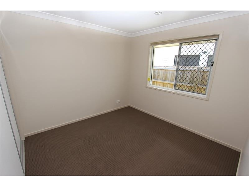 33 Foxwood Cct, Wakerley QLD 4154