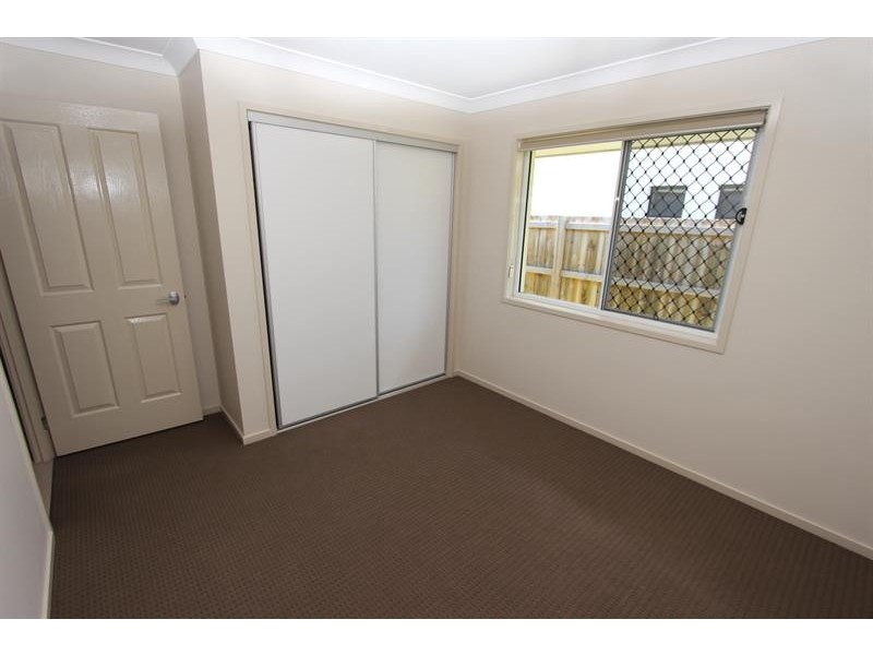 33 Foxwood Cct, Wakerley QLD 4154