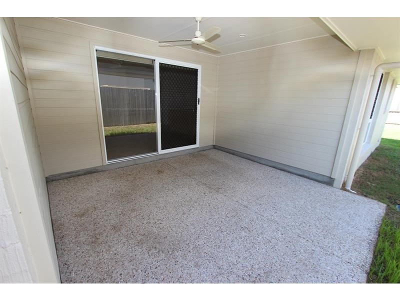 33 Foxwood Cct, Wakerley QLD 4154