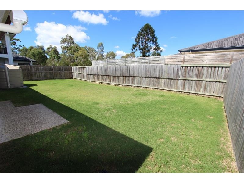 33 Foxwood Cct, Wakerley QLD 4154