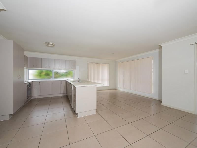 27 Daryl Reinhardt St, Redbank Plains QLD 4301