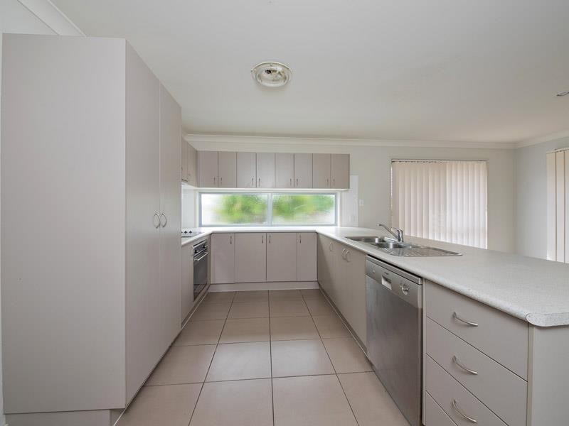 27 Daryl Reinhardt St, Redbank Plains QLD 4301