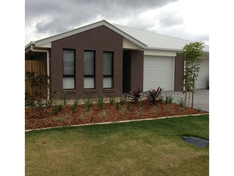 2/21 Rise Cct, Pacific Pines QLD 4211