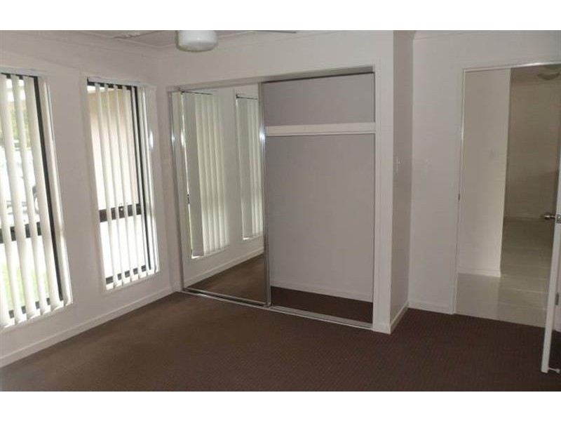 2/21 Rise Cct, Pacific Pines QLD 4211