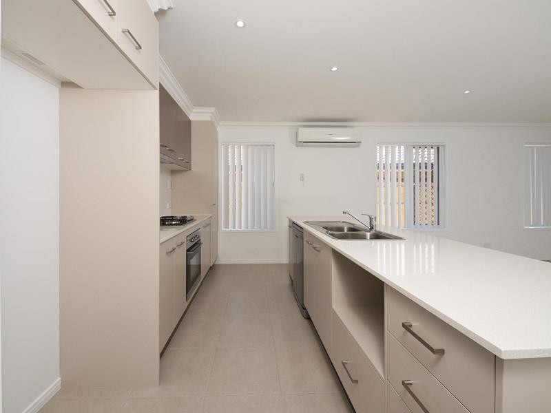 12 Barrington  Cct, Waterford QLD 4133