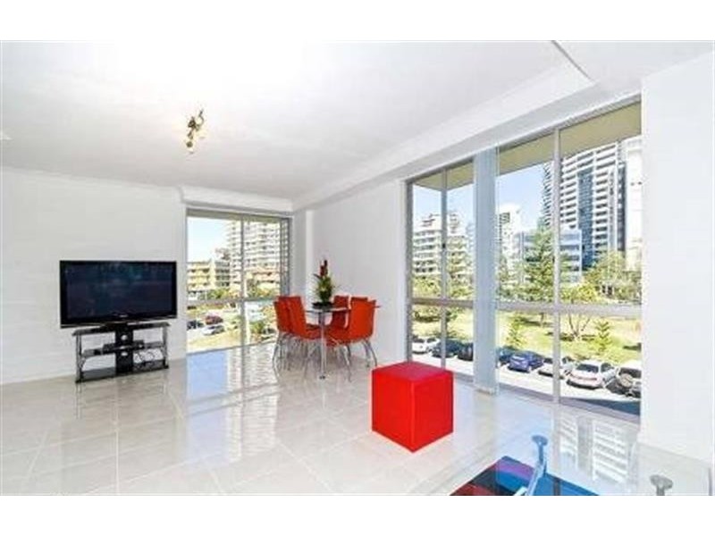 8/2 Federation Dr, Broadbeach QLD 4218