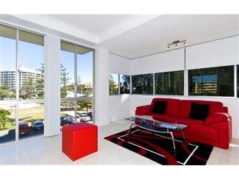 8/2 Federation Dr, Broadbeach QLD 4218