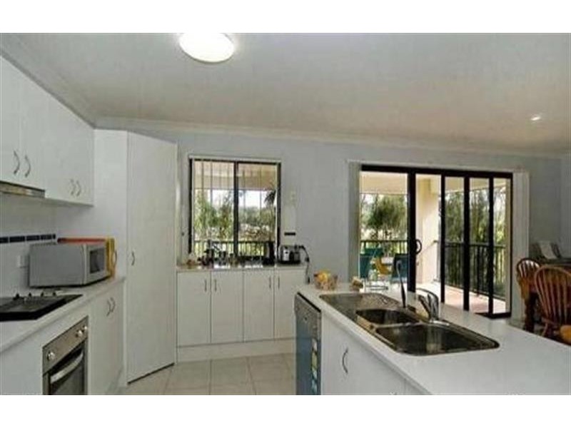 6 Matthews Cres, Pimpama QLD 4209