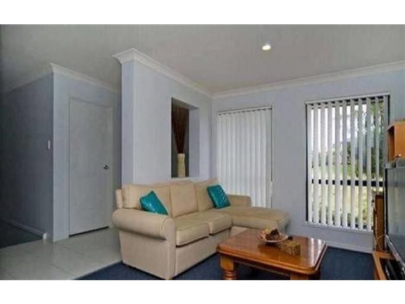6 Matthews Cres, Pimpama QLD 4209