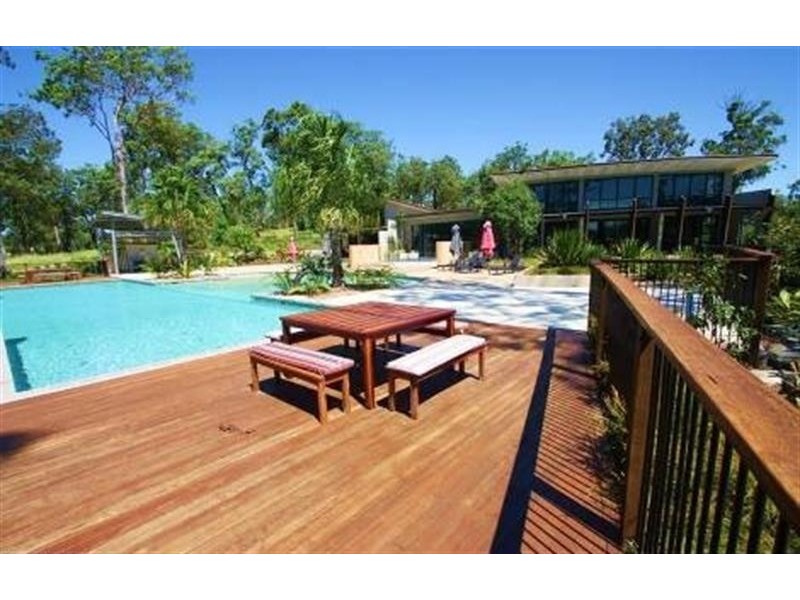 8 Paradise Dr, Coomera QLD 4209