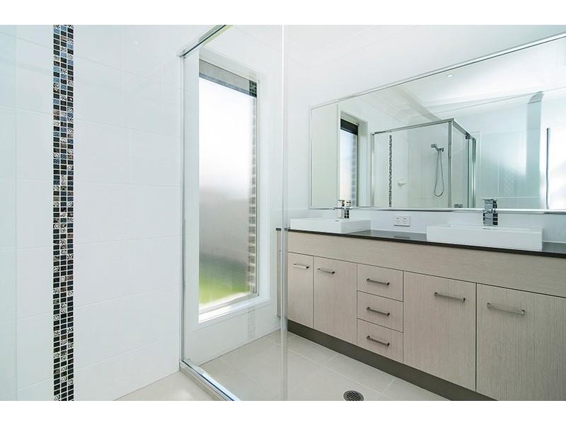 45 Unwin  Rd, Redland Bay QLD 4165