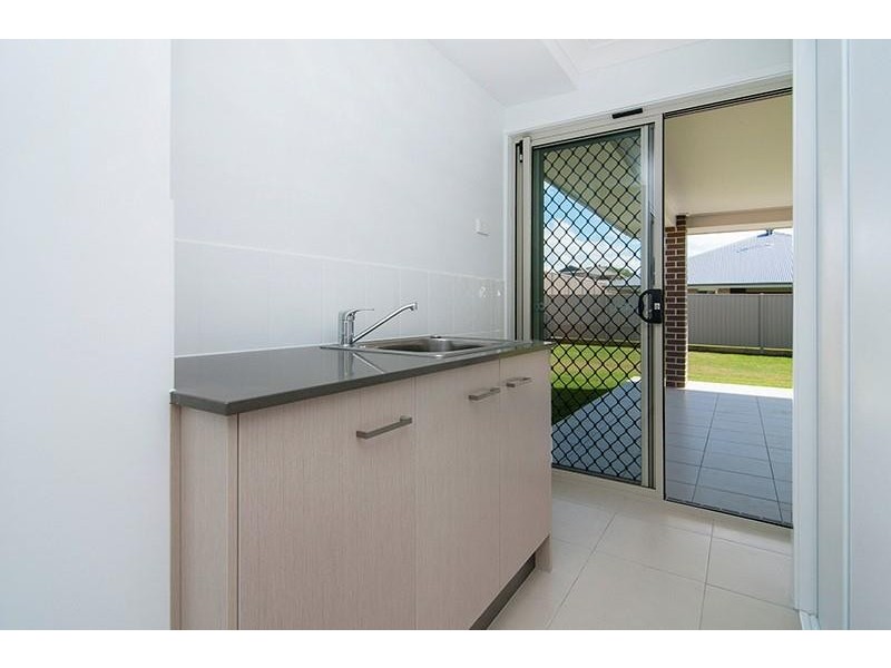 45 Unwin  Rd, Redland Bay QLD 4165