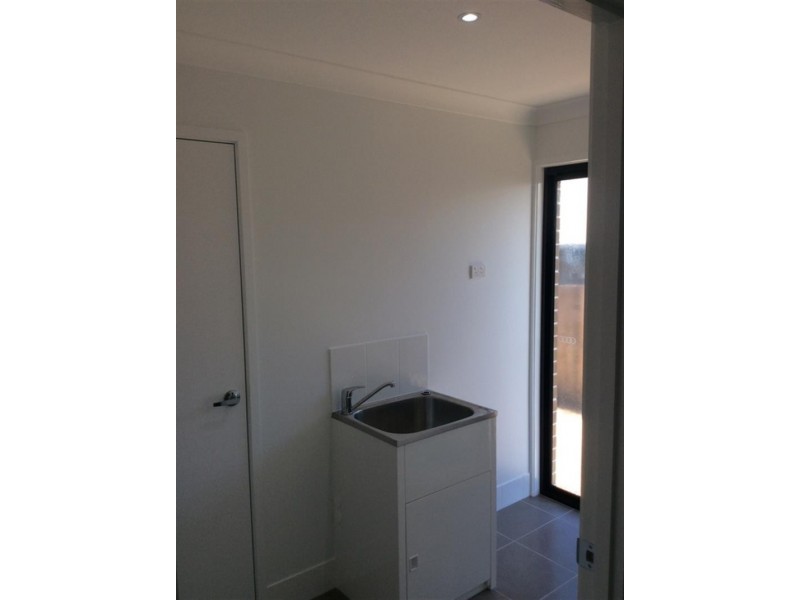 18 Willow Rise Dr, Waterford QLD 4133