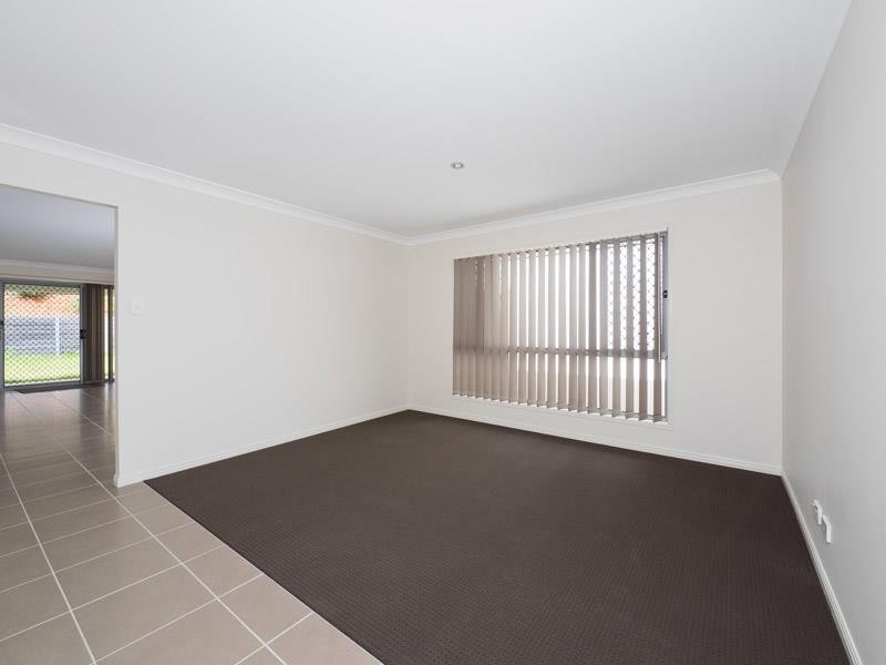 4 Greenvale  Cres, Maudsland QLD 4210