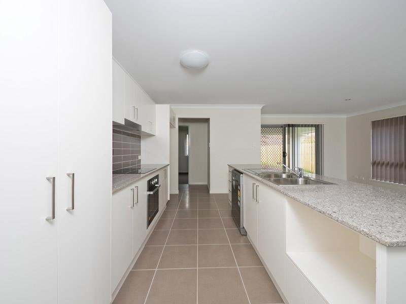 4 Greenvale  Cres, Maudsland QLD 4210