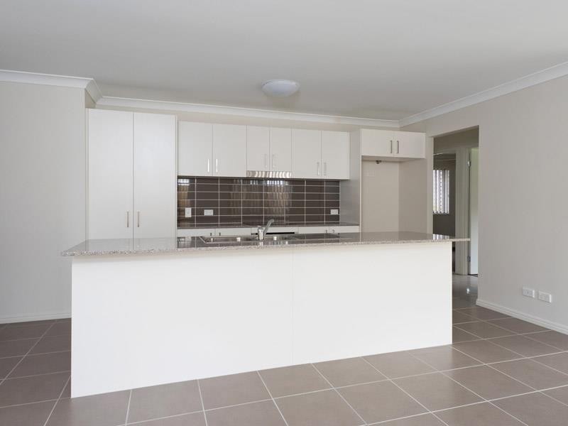4 Greenvale  Cres, Maudsland QLD 4210