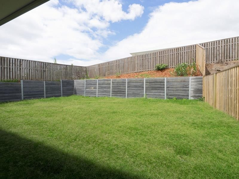 4 Greenvale  Cres, Maudsland QLD 4210